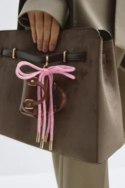 Gina Tricot Airpods bag charm Rosa Online