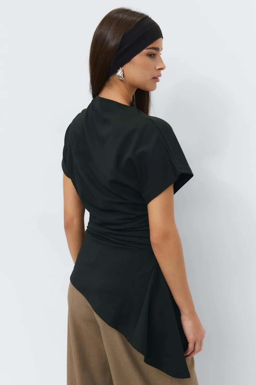 Gina Tricot Ayetric funne neck top Svart New
