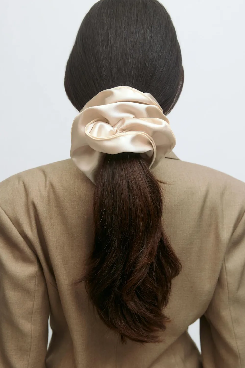 Gina Tricot Big satin scrunchie Hvit Discount