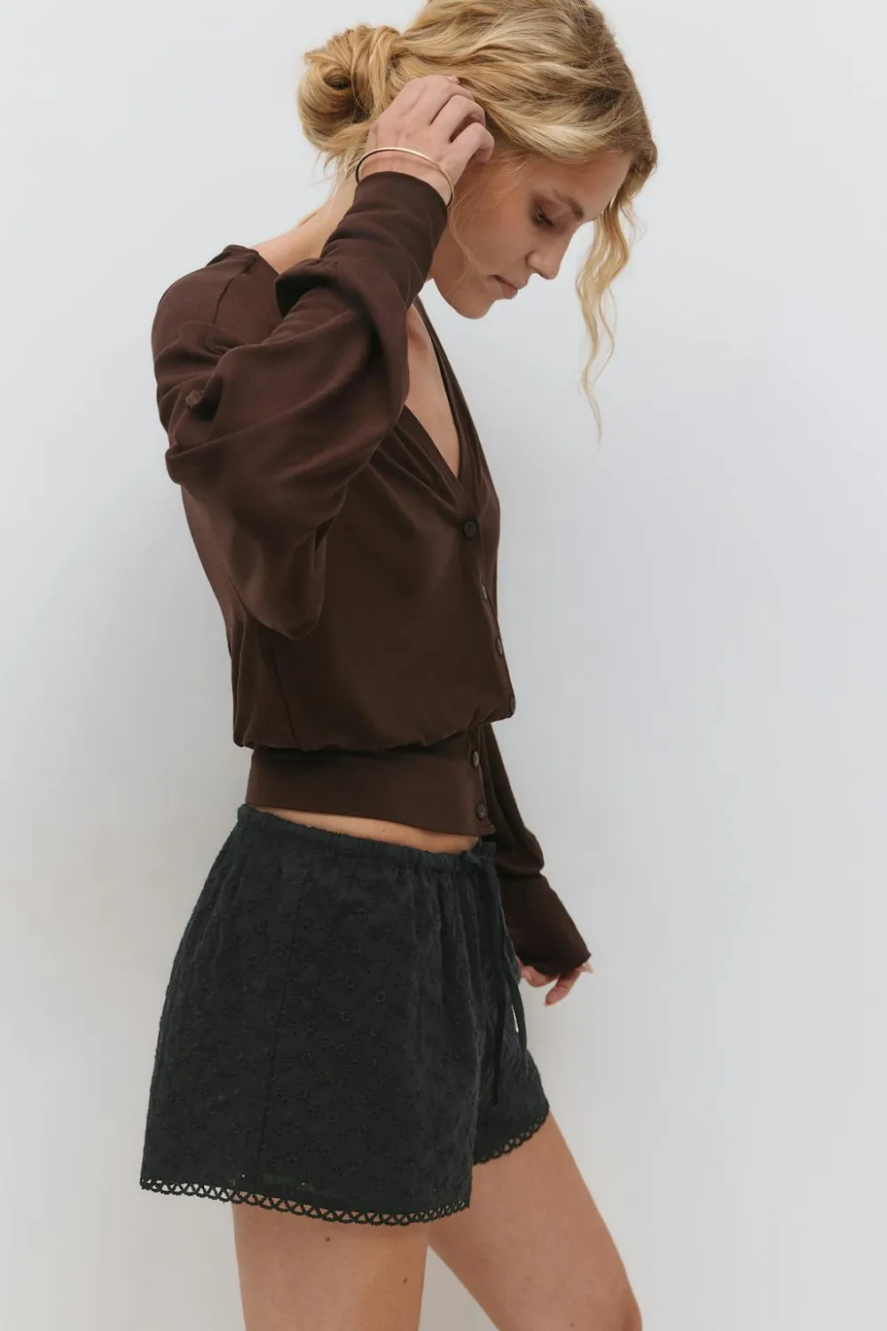 Gina Tricot Broderie angaie hort Svart