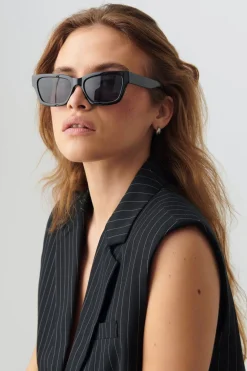 Gina Tricot classic sunglasses Svart