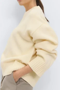 Gina Tricot Crew neck knitted weater Gul New