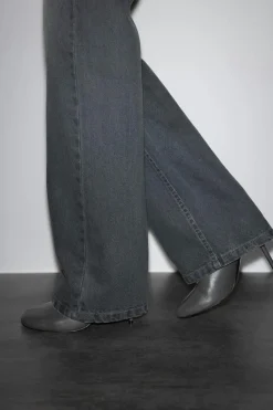 Gina Tricot Crush straight jeans Svart Best
