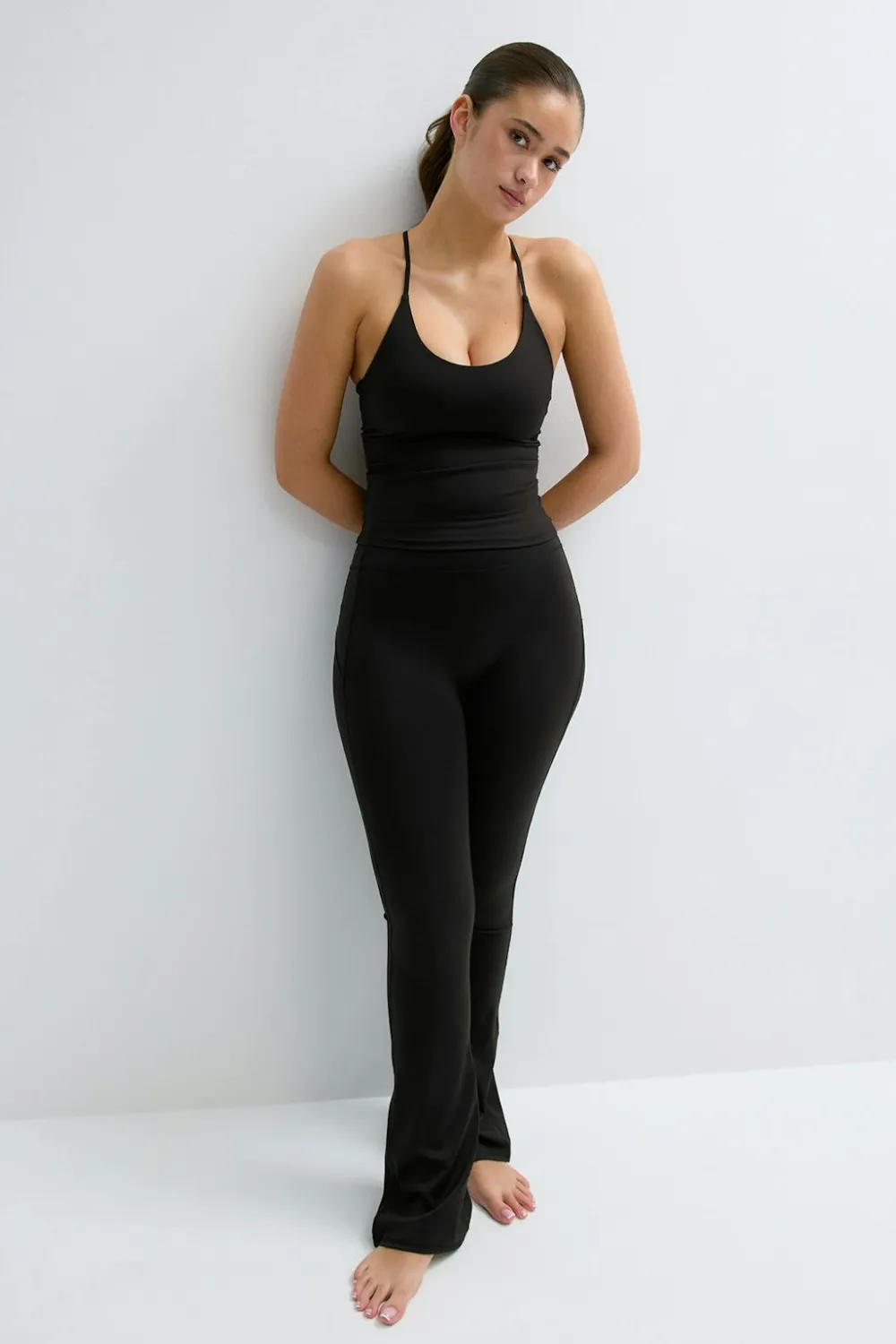 Gina Tricot Detaied back yoga inget Svart Hot