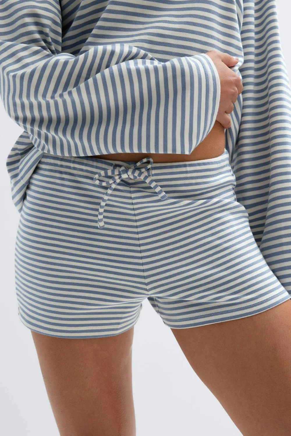 Gina Tricot Drawtring hort Blå Discount