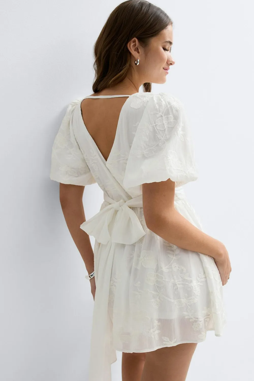 Gina Tricot Embroidered mini dress Hvit