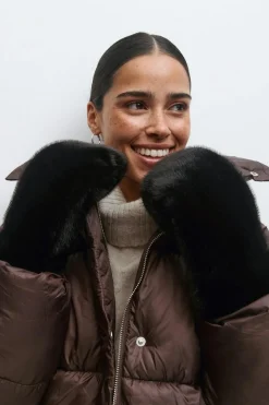 Gina Tricot Faux fur mittens Svart Online