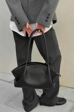 Gina Tricot Fold detail shoulder bag Svart New