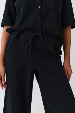 Gina Tricot Gauze trouer Svart Outlet