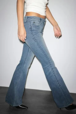 Gina Tricot Glow low flare jeans Blå Best