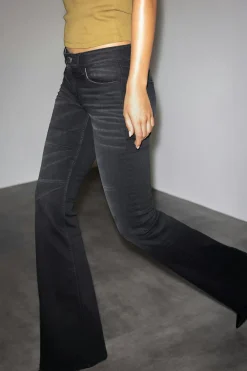Gina Tricot Glow low flare jeans Svart Clearance