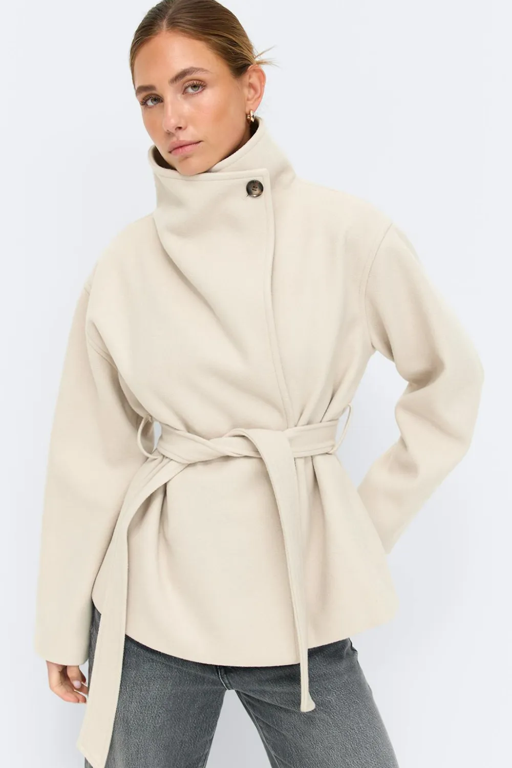 Gina Tricot High neck hort jacket Beige