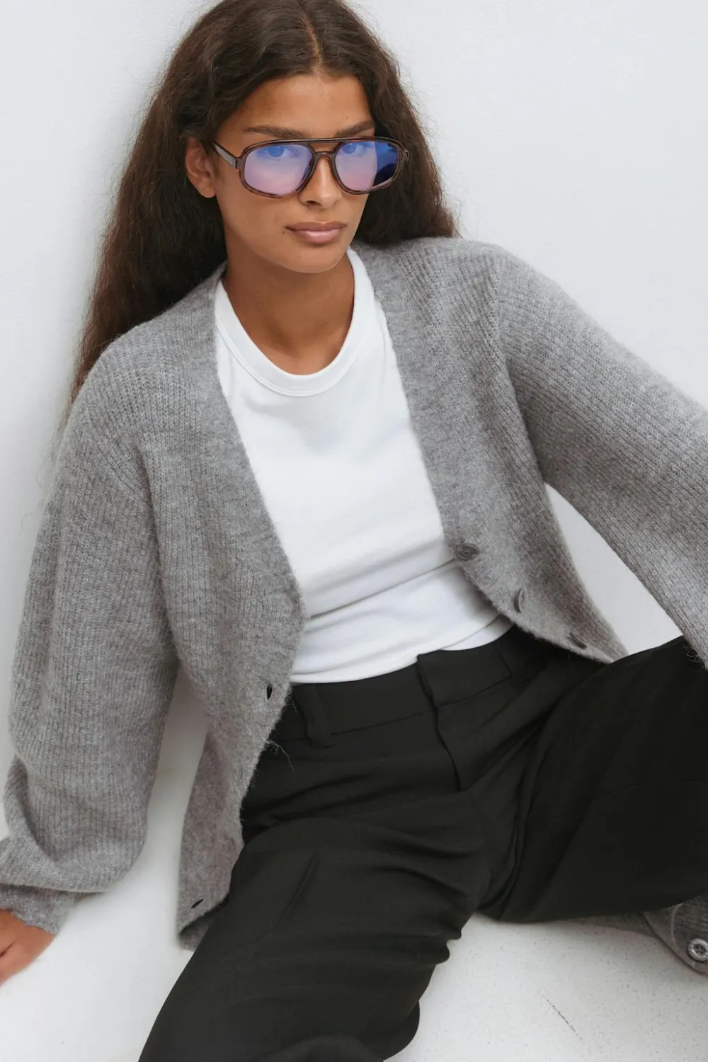 Gina Tricot Knitted button down dre Grå Discount