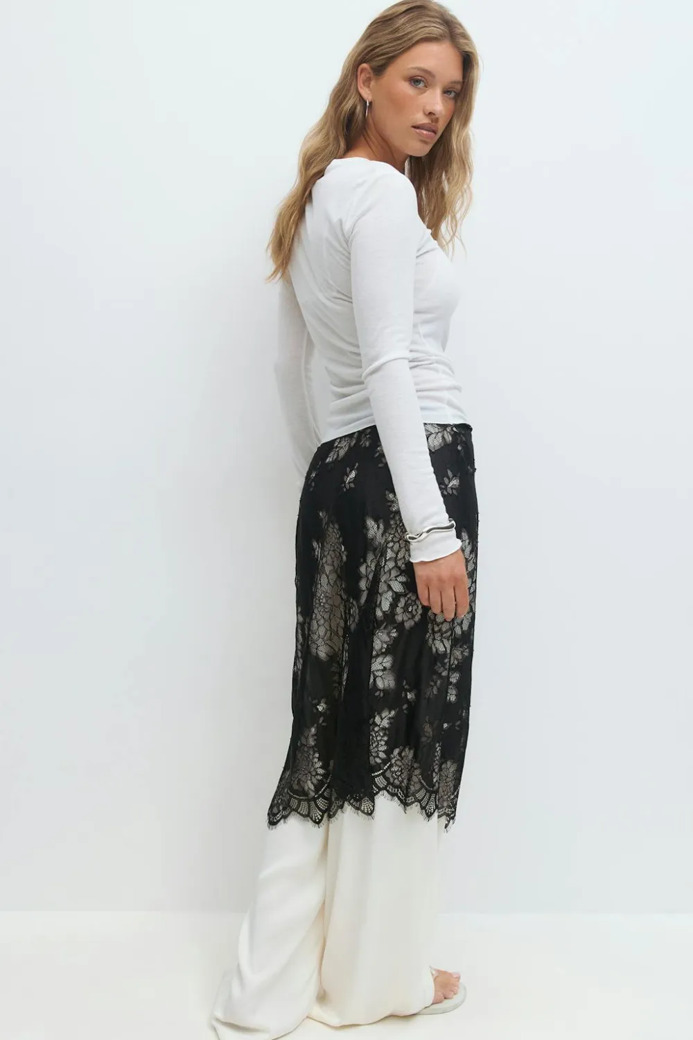 Gina Tricot Lace apron skirt Svart Outlet