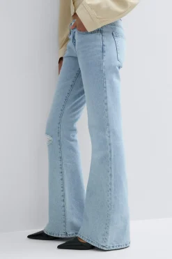 Gina Tricot Low full length flare jeans Blå Outlet