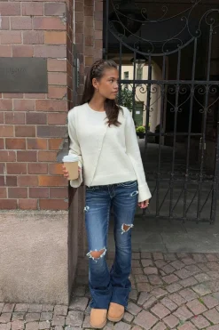 Gina Tricot Low rise flare jeans Blå Sale