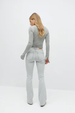 Gina Tricot Low waist bootcut jeans Grå Outlet