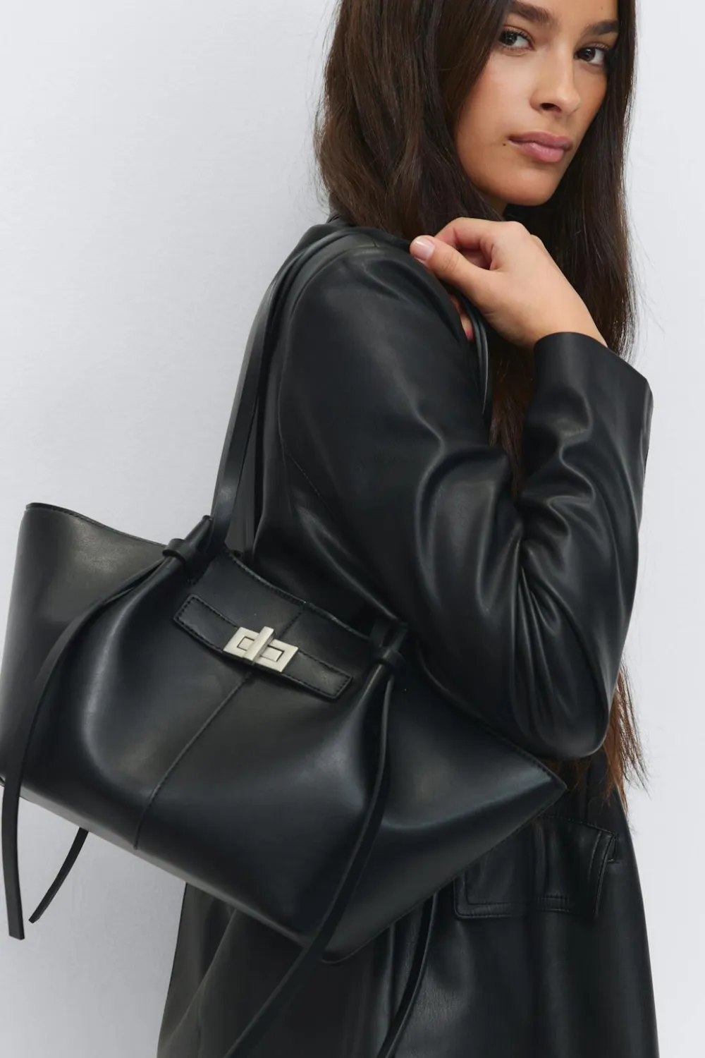 Gina Tricot Midi long strap bag Svart Best