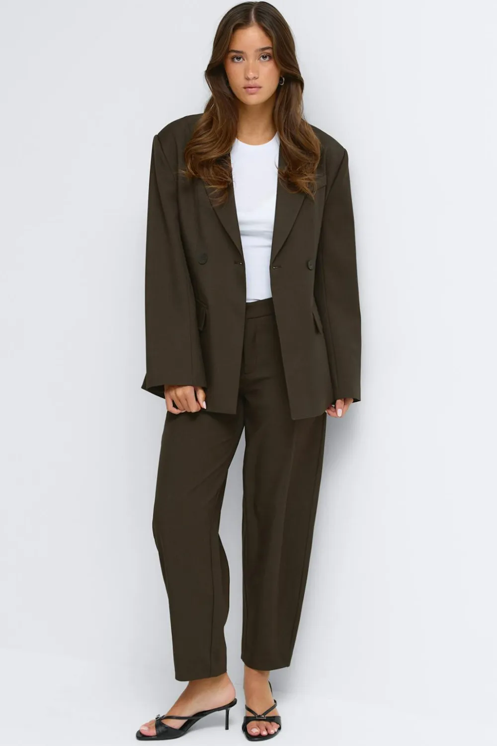 Gina Tricot Mid waist barrel trousers Brun Hot