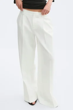 Gina Tricot Mid waist pleated trousers Hvit Hot