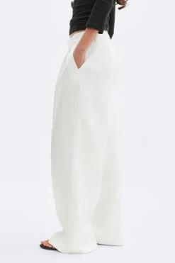 Gina Tricot Mid waist pleated trousers Hvit Hot
