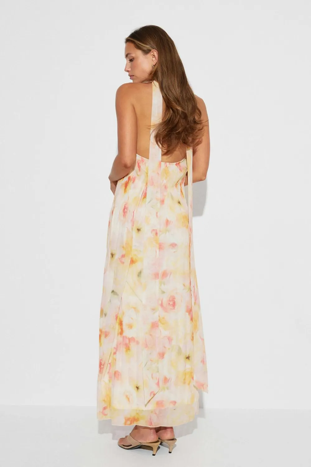 Gina Tricot Pleated maxi dress Hvit