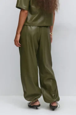 Gina Tricot Pu baoon trouer Grønn Hot