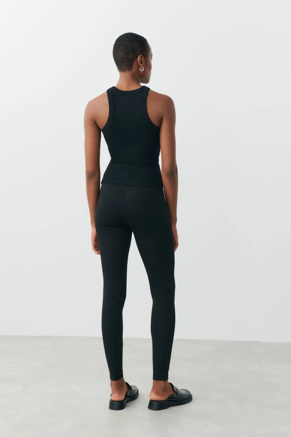 Gina Tricot Punto di roa egging Svart Outlet