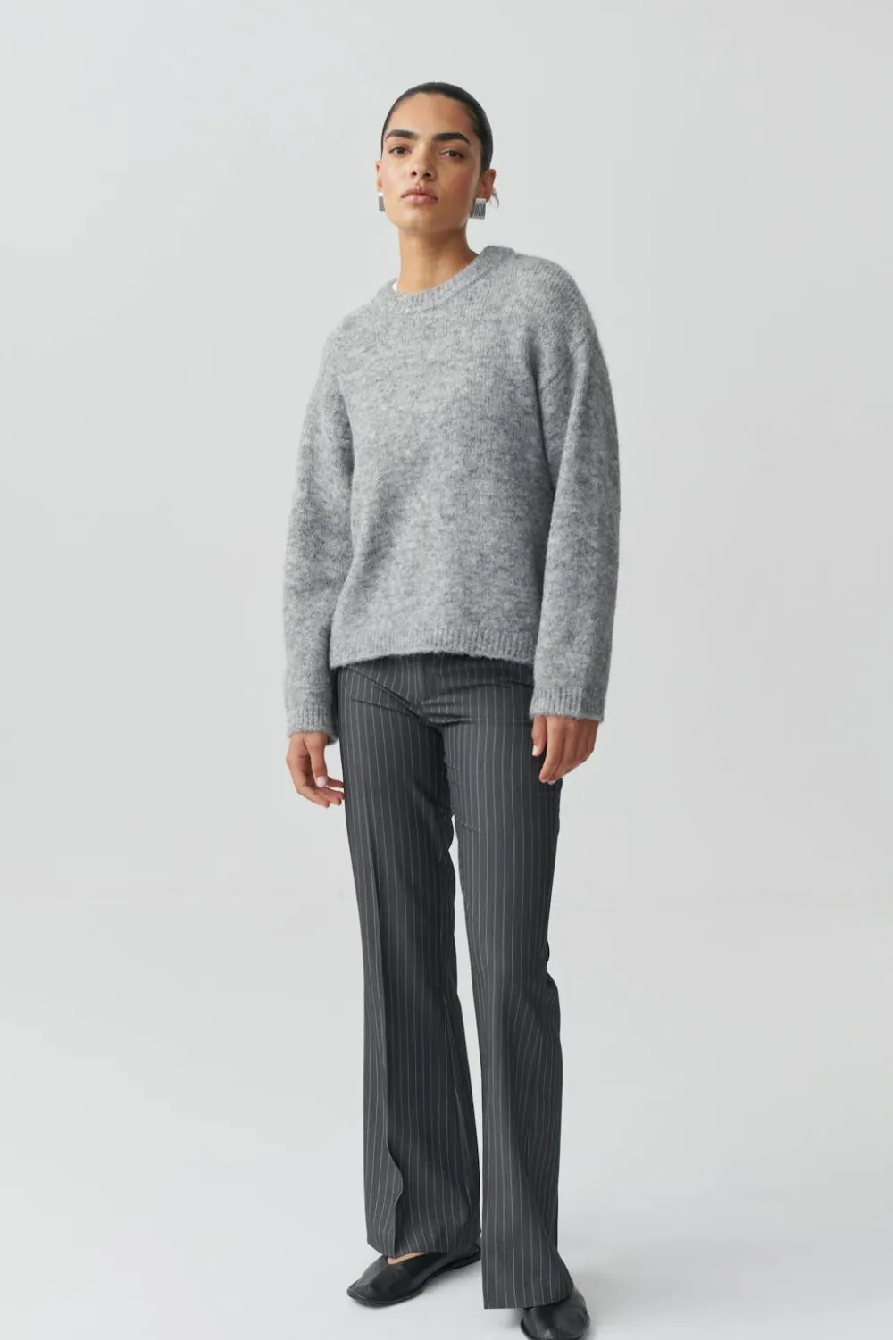 Gina Tricot Relaxed bootcut trousers Grå Outlet