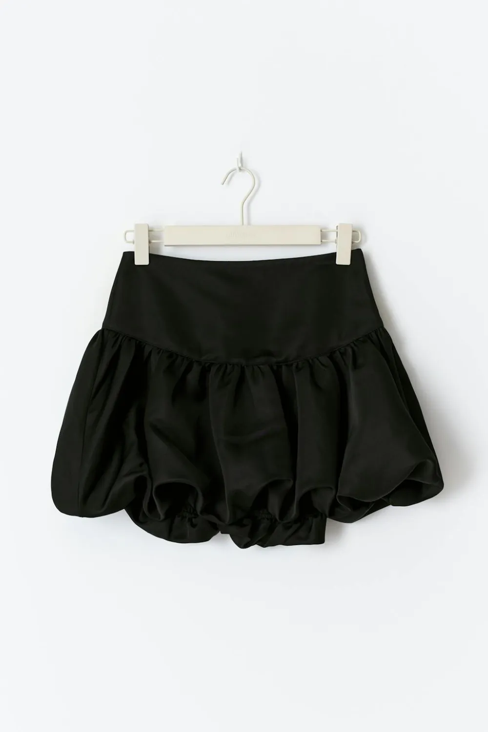 Gina Tricot Satin balloon mini skirt Svart Sale