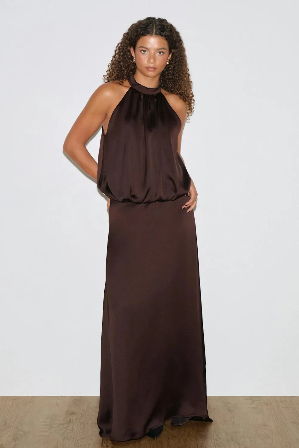 Gina Tricot Satin halterneck maxi dress Brun Sale