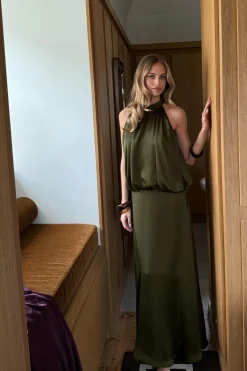 Gina Tricot Satin halterneck maxi dress Grønn Sale