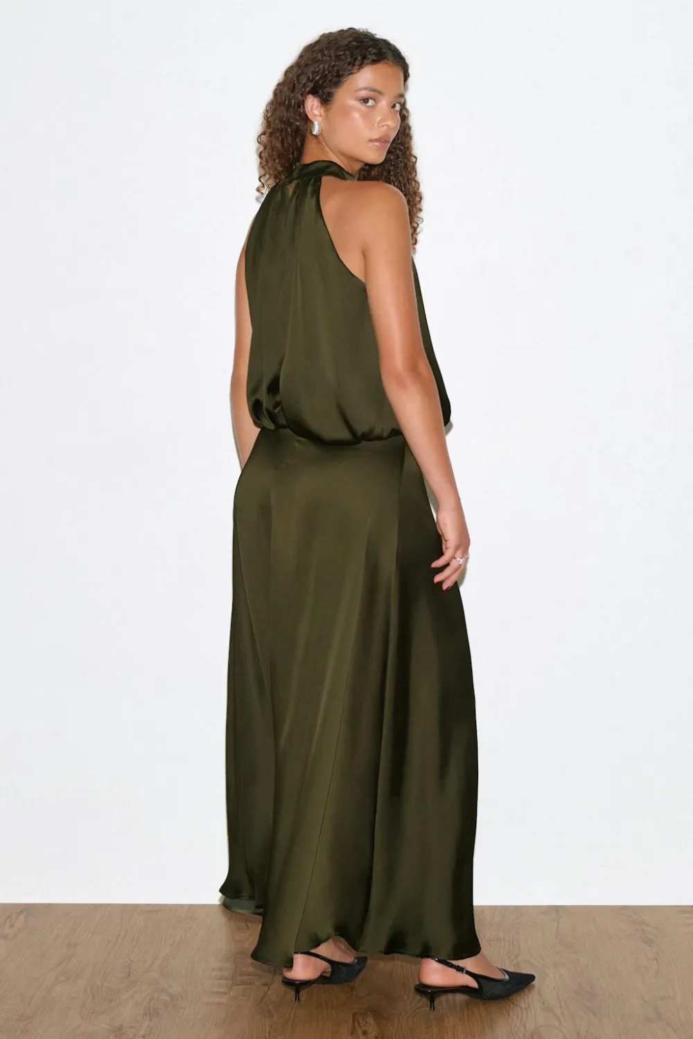 Gina Tricot Satin halterneck maxi dress Grønn Sale