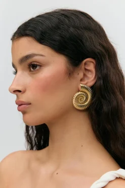 Gina Tricot Sea shell earrings Gull