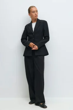 Gina Tricot Shaped blazer Svart Discount