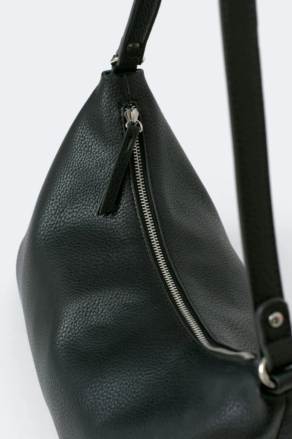 Gina Tricot Slouchy shoulder bag Svart Clearance