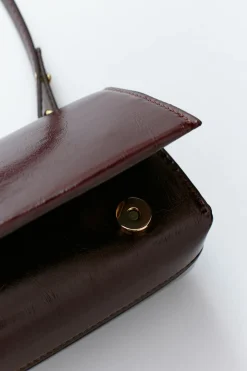 Gina Tricot Small patent shoulder bag Rød Best