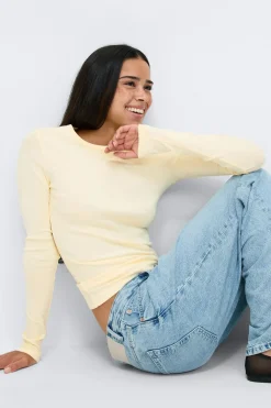 Gina Tricot Tight fit ong eeve top Gul Hot