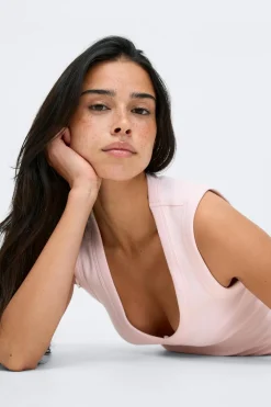 Gina Tricot Tight v-neck rib tank Rosa