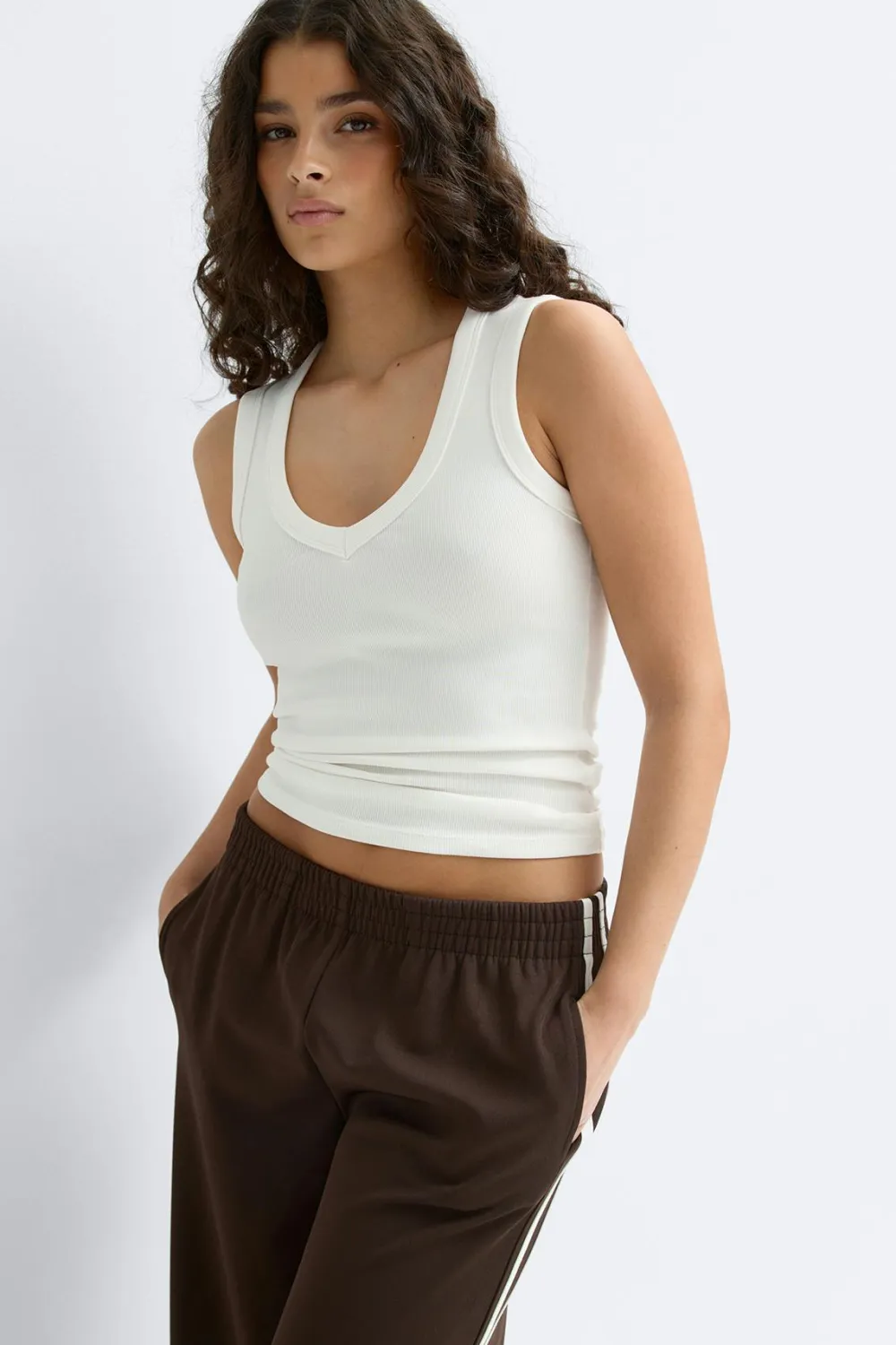Gina Tricot Tight v-neck rib tank Hvit Discount