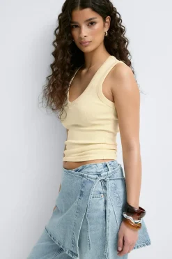Gina Tricot Tight v-neck rib tank Gul