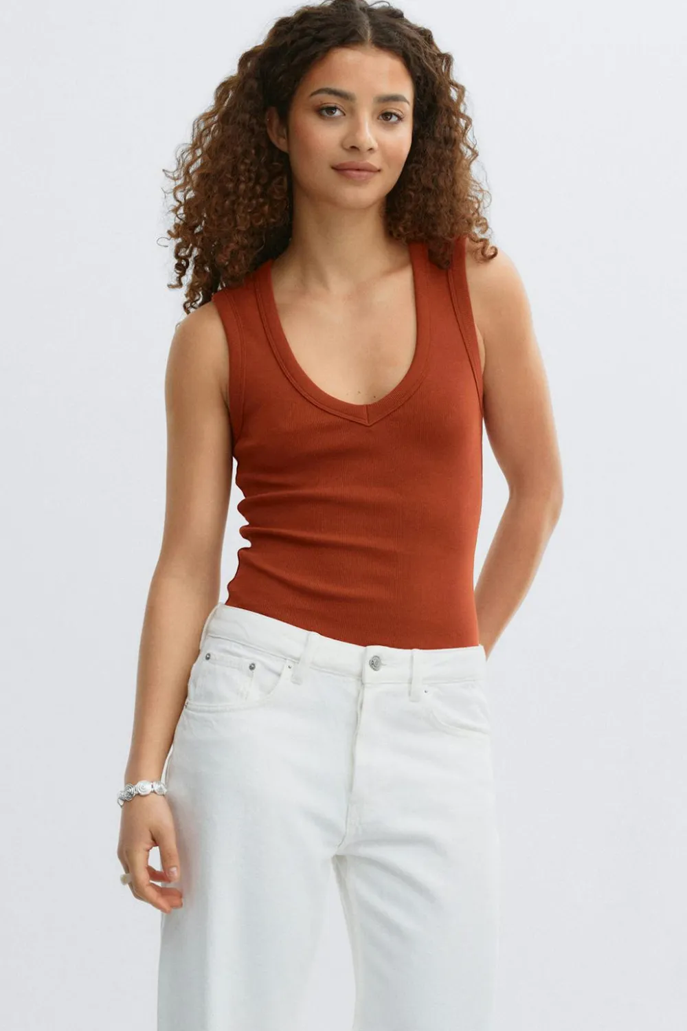Gina Tricot Tight v-neck rib tank Rød Hot
