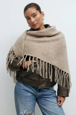 Gina Tricot Triangle scarf Beige Outlet