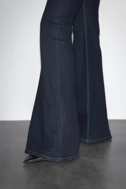 Gina Tricot Ultra flare jeans Blå Hot