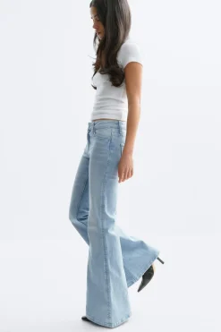 Gina Tricot Ultra flare jeans Blå Sale
