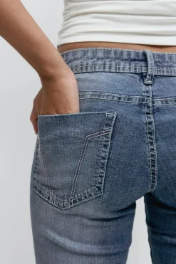Gina Tricot Ultra low flare jeans Blå Sale