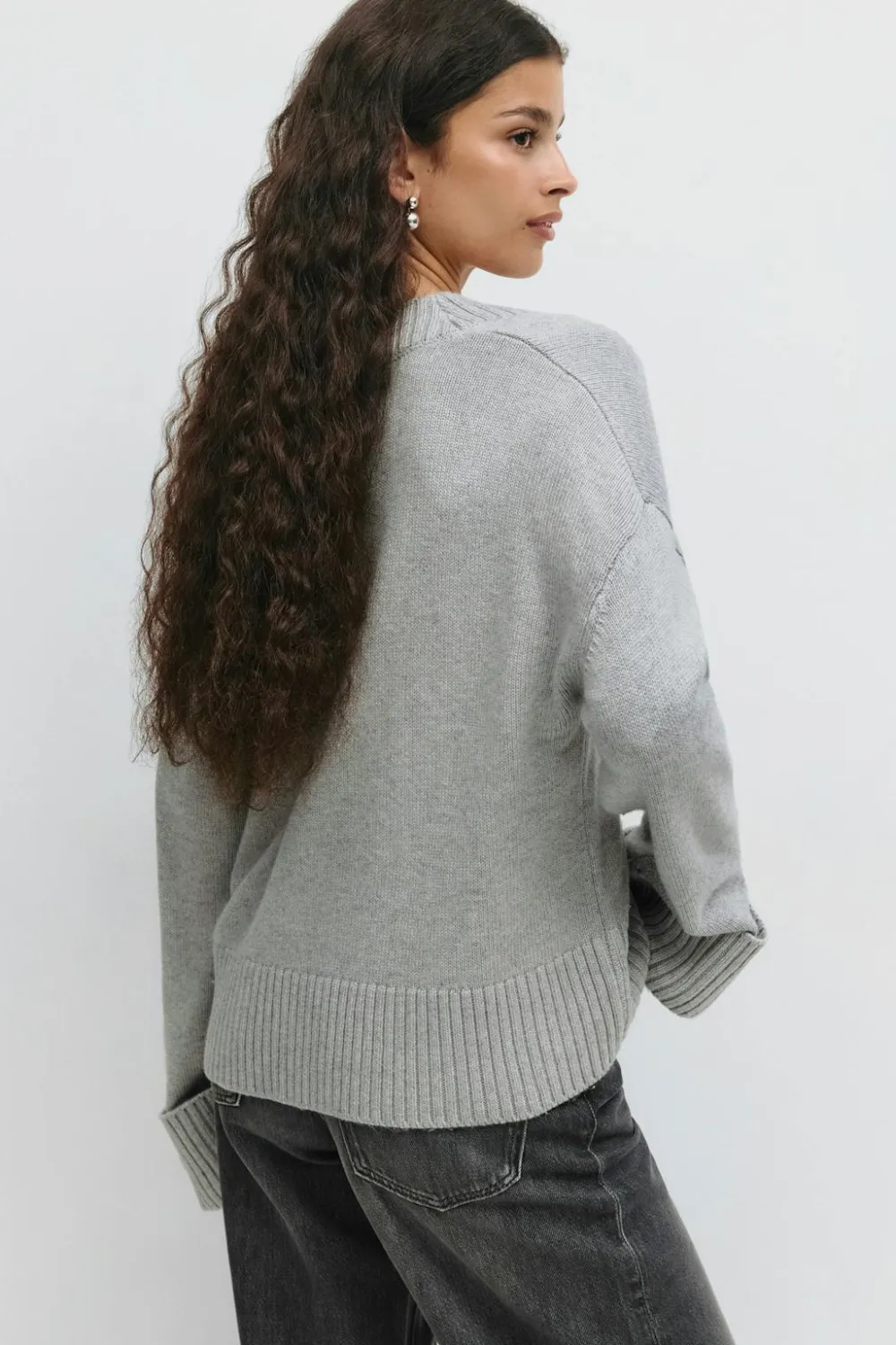 Gina Tricot V-neck knitted weater Grå Online