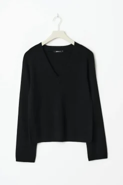 Gina Tricot V-neck knitted top Svart Outlet
