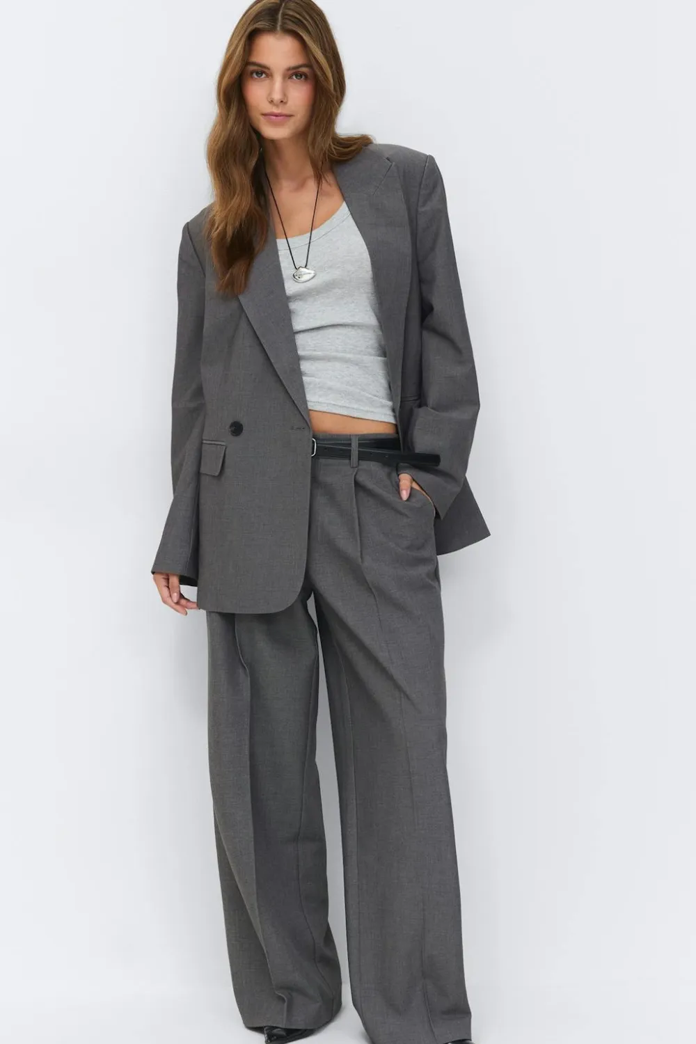 Gina Tricot Wide pleated trousers Grå Sale