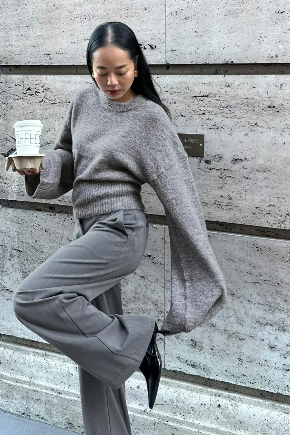 Gina Tricot Wide eeve knitted weater Grå
